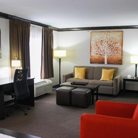 Parkwood Inn & Suites Manhattan Exterior foto